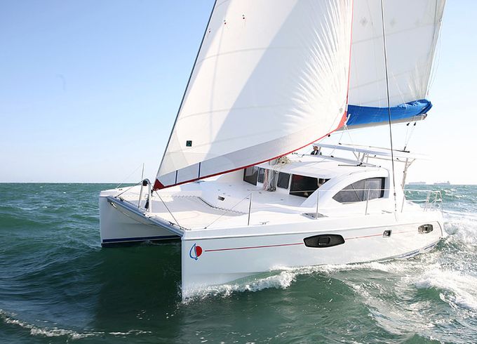 SUNSAIL 384 Robertson and Caine Catamaran