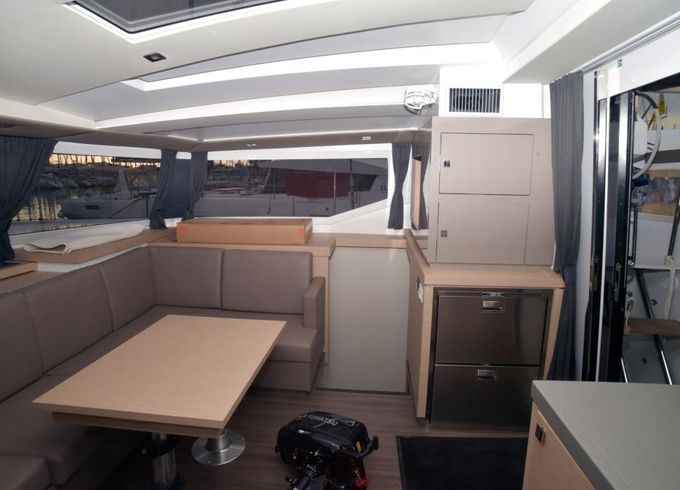 Fountaine Pajot ASTREA 42