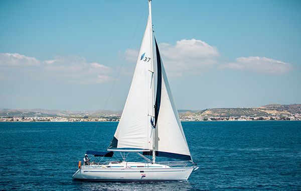 Bavaria 37