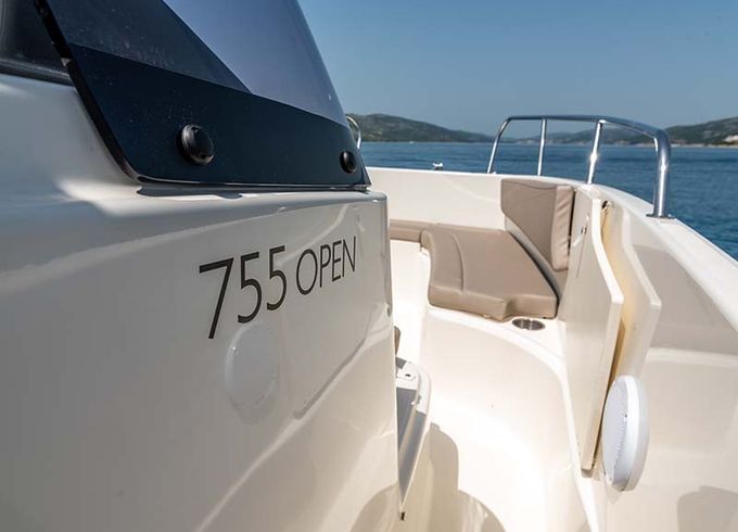Quicksilver 755 ACTIV Open