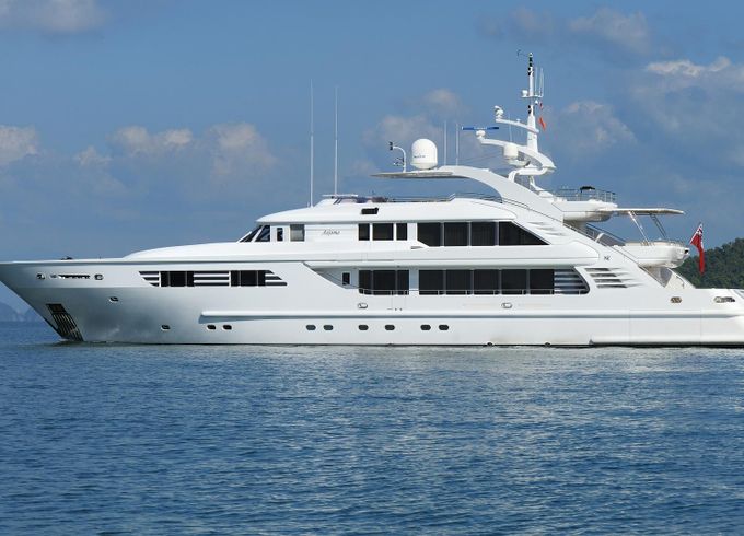 M/ Y Oasis