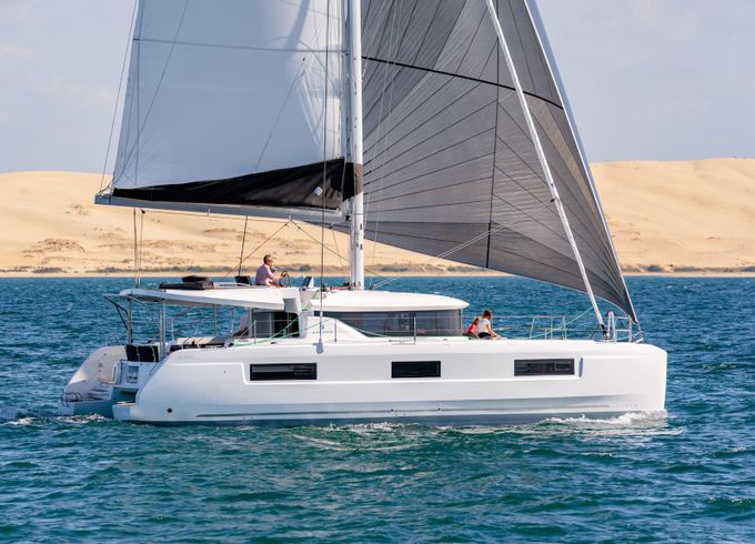 WHITE PEARL (generator, air condition, water maker, 2 SUP free of charge) *Skippered only*