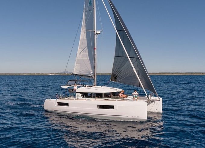 Sunshine (A/C, Generator, Water Maker, FULL EXTRAS, First time for charter)