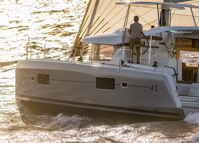 LA PERLA (WITH AC&GENERATOR OWNER VERSION)