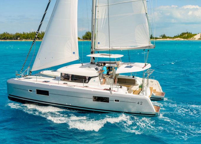 No Name: Forward Cabin #1 (Cabin Charter 2 pax) FULLY CREWED, ALL EXPENSES