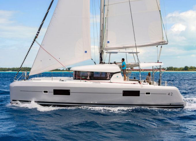 No Name: Master Cabin #2 (Cabin Charter 2 pax) FULLY CREWED, ALL EXPENSES