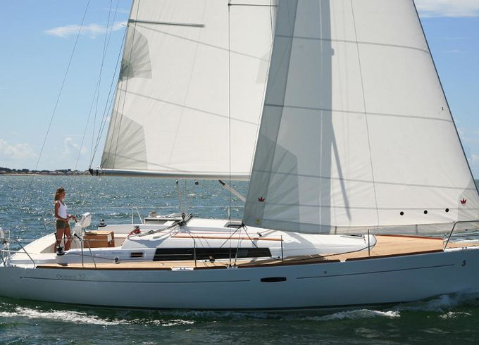 Oceanis 37