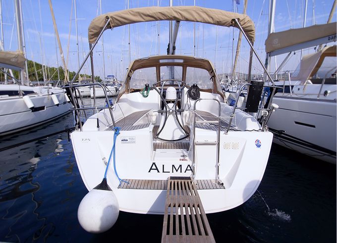 Alma R 