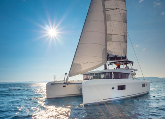 SEA VOYAGER - CREWED