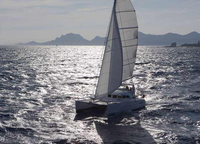 LAGOON 38