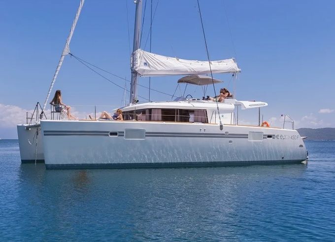 GIN TONIC (generator, air condition, water maker, bowthruster, 2 SUP free of charge)
