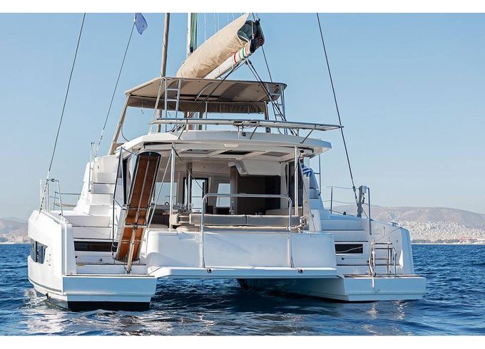 Kos 42.6 / Model 2022! With AC, WM, generator, solar panels, hydraulic gangway & electric WC
