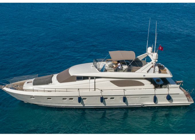 Ferretti 72