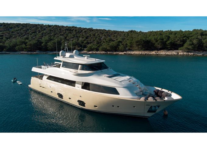 FRIEND'S BOAT