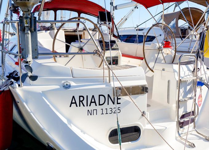 Ariadne (2022 Fitted - New Yanmar engine 4JH57 & Reversing Gear, Solar Panel)