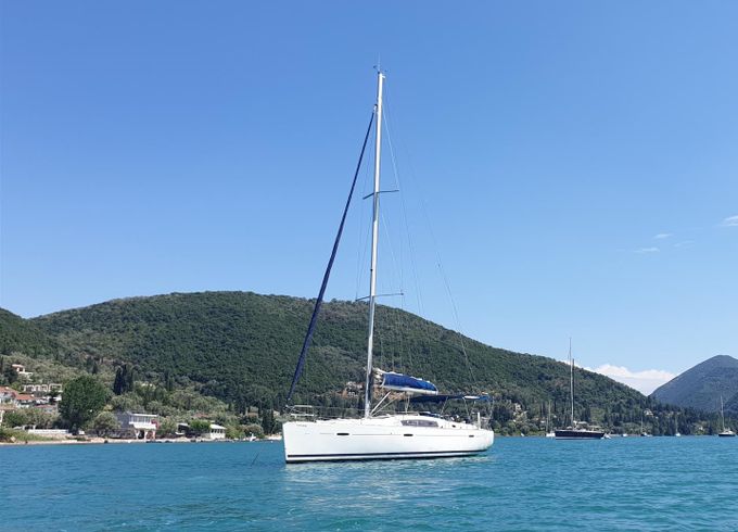 Twins (New sails 2023 - Solar panel-Bow Thruster- A/C)