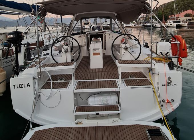 TRITON 89