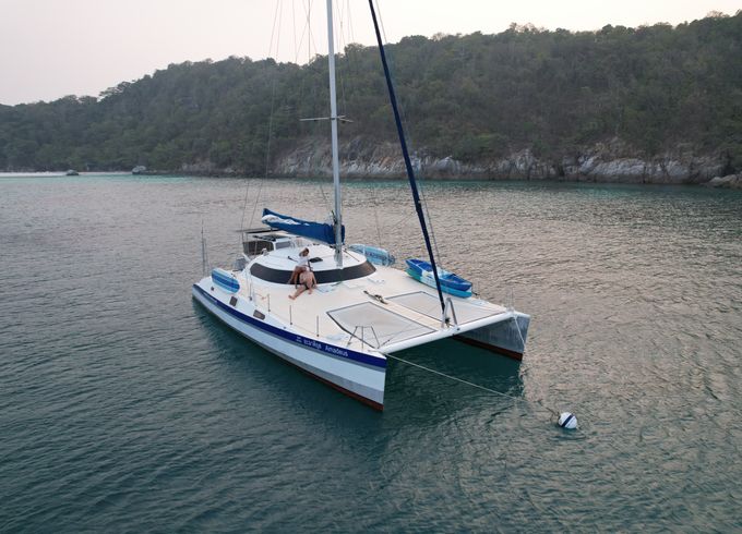 Amadeus Mumby 48 - Cabin Charter