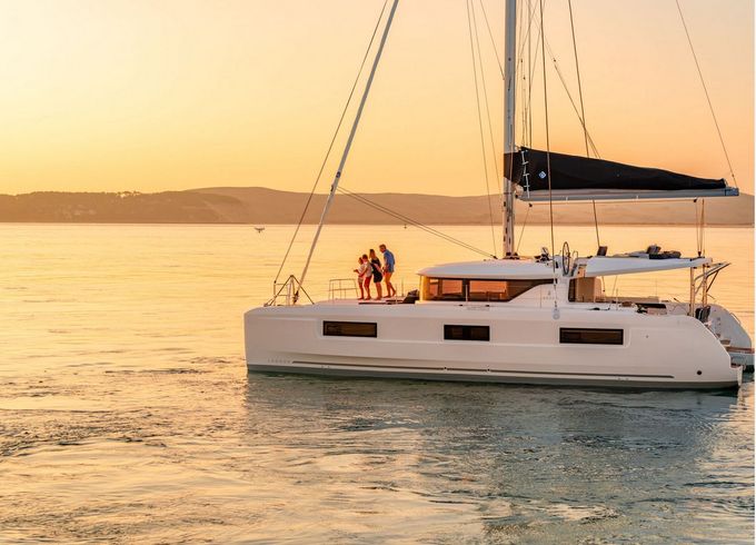 MOONDANCE (A/C , generator,watermaker) Skippered Only 