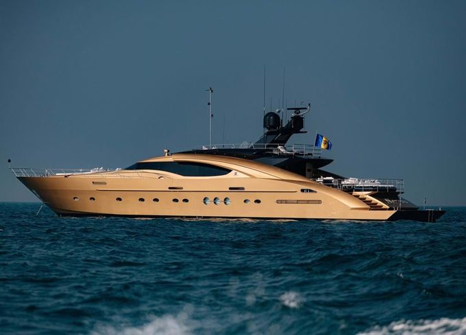  ROYALTY 24 CARAT