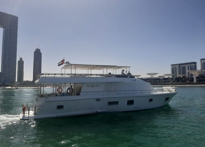 VENUS 85