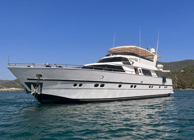 Yacht Sky
