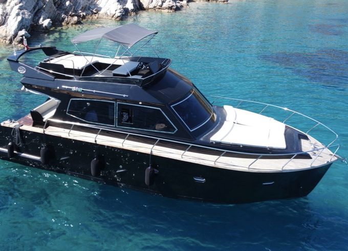 Black Yacht