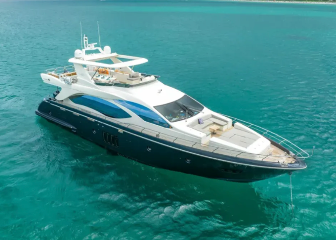 84ft Azimut Jacuzzi | Sky