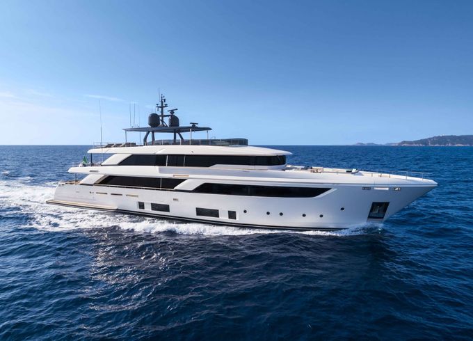 Custom Line Navetta 42