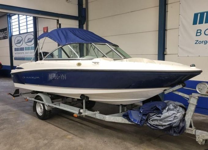 Maxum 1800 MX uit 2008 met trailer