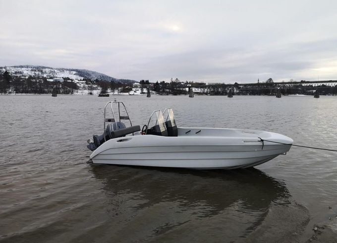Pioner 16 Explorer Open