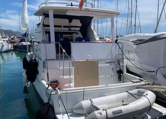 Carver Boat 400