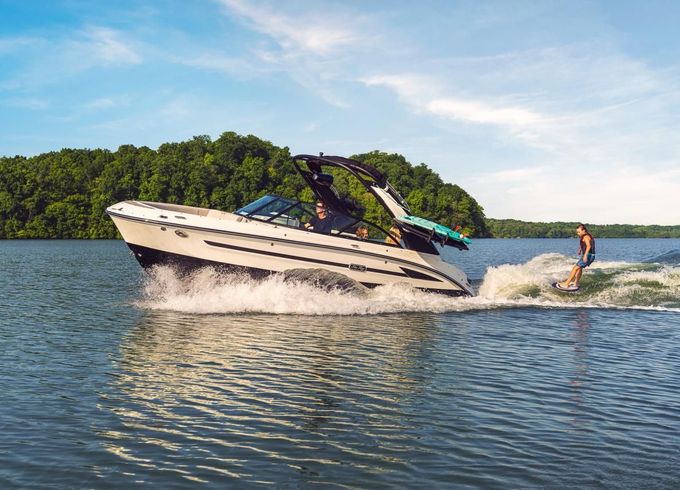 Sea Ray SDX230E SURF & Trailer