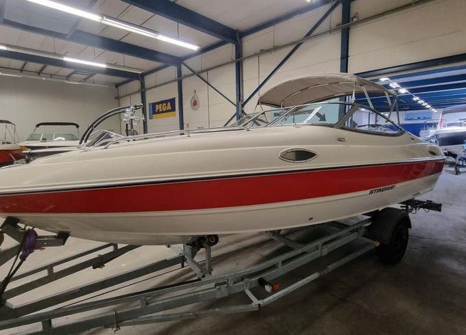 Stingray 205 CX 5.0 MPI met trailer en slechts 14