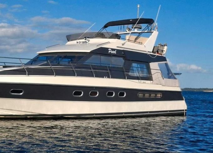Neptunus 138 Sedan Fly