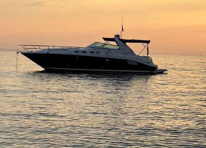 Sea Ray 37
