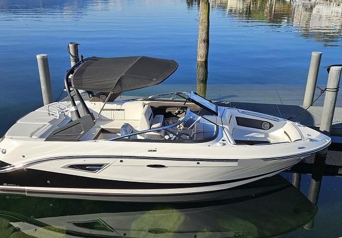 Sea Ray SLX 230-W
