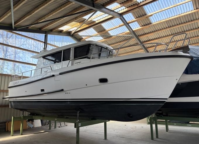Sargo 33 aft door