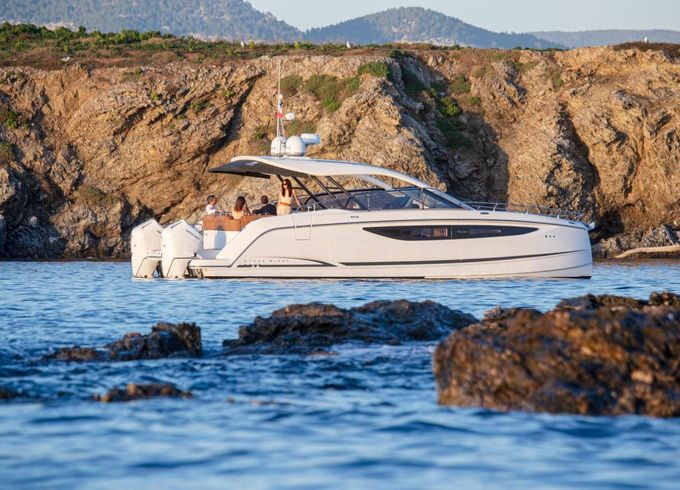 Jeanneau TH 38