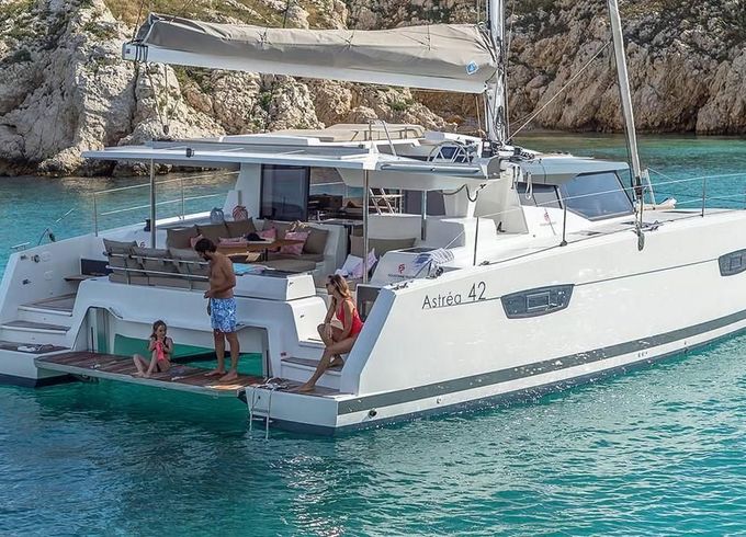 Fountaine Pajot Astréa 42
