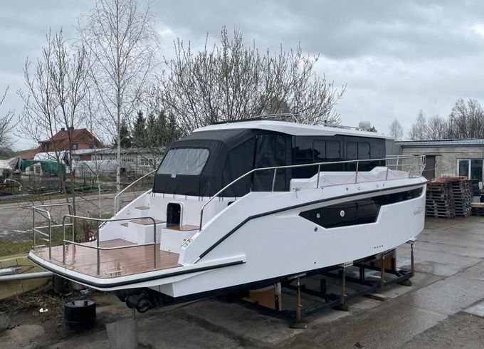 Nikhen Aquasun 34 AftCab "Long Platform"