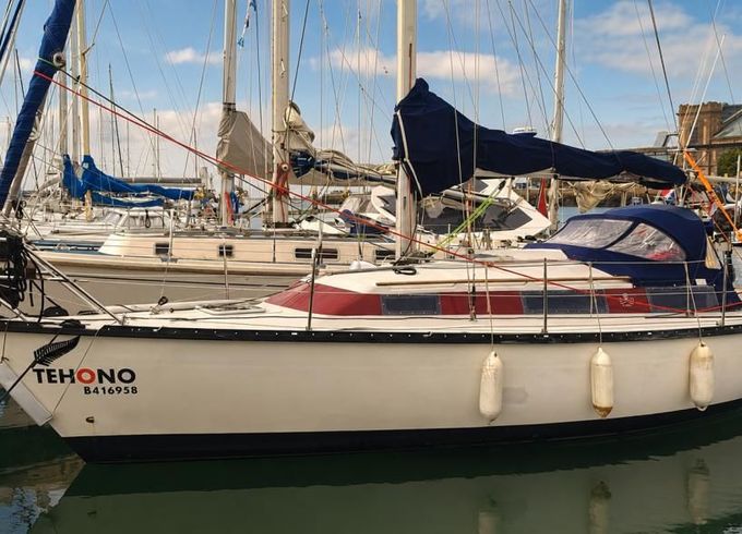 Dufour 3800