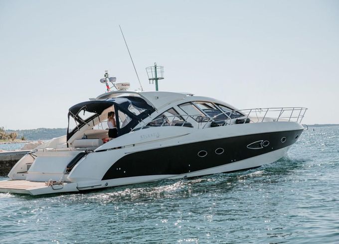 Azimut Atlantis 54