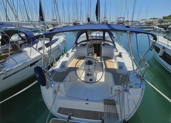 Bavaria CRUISER 33