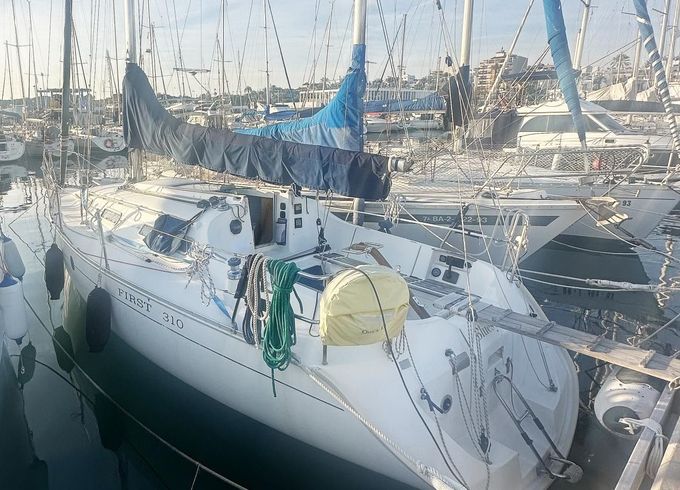 Beneteau First 310 (diseño Finot)