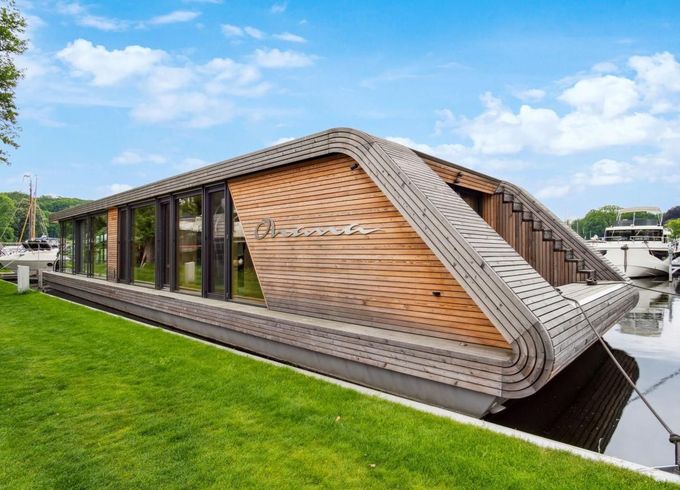 Die Wohnschiff Manufaktur Waterloft "Oha