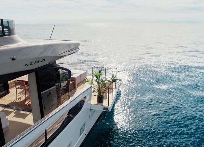 Azimut Seadeck 7