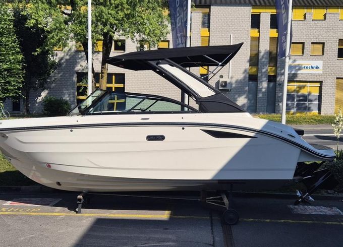 Sea Ray SDX 230 Surf