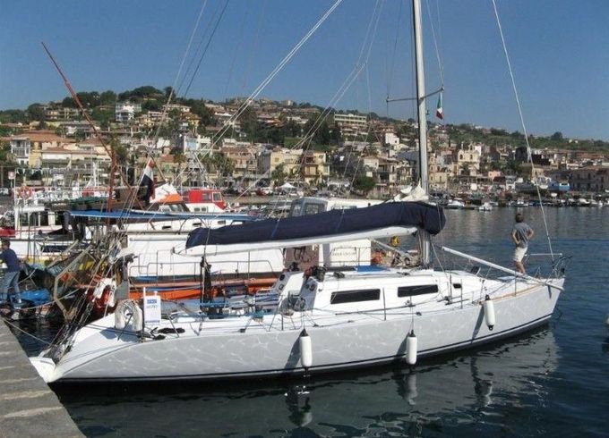 Helmsman Rainbow 42
