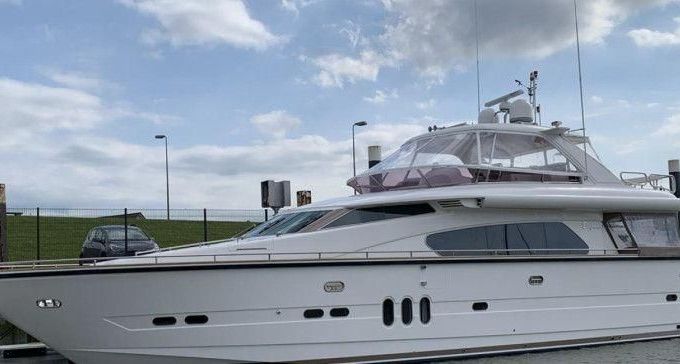 Elegance 72 Fly